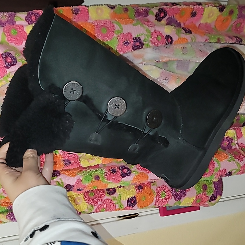 Ugg Bailey Three Button Mid Calf Boot Black Suede… - image 4